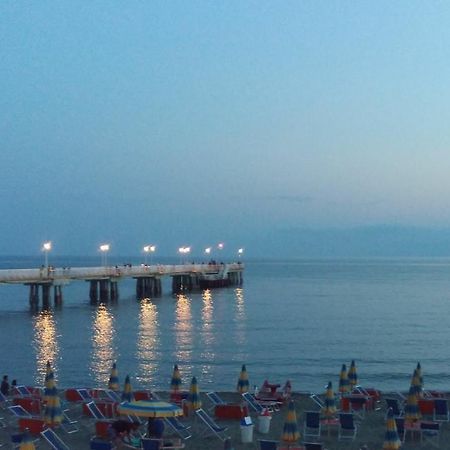 Appartamento Mare Pital Marina di Massa Esterno foto